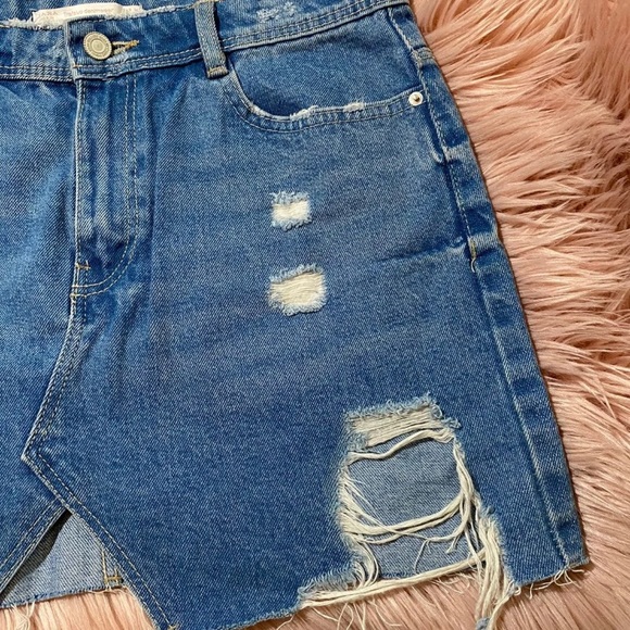 Zara distressed denim skirt - Picture 2 of 7
